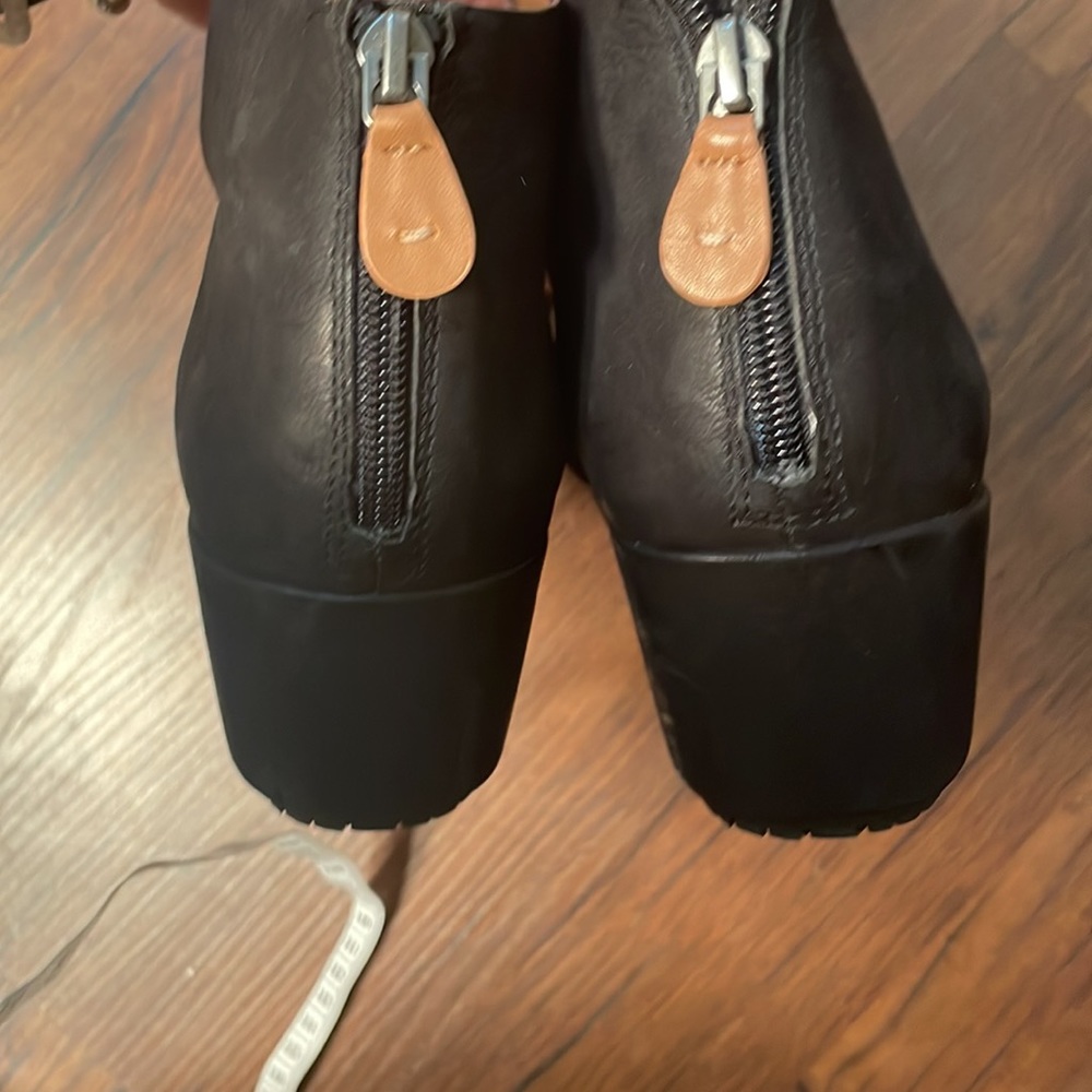 Kenneth Cole Gentle Soles Wedge Sandals Black. Worn One Time! - Picture 10 of 10